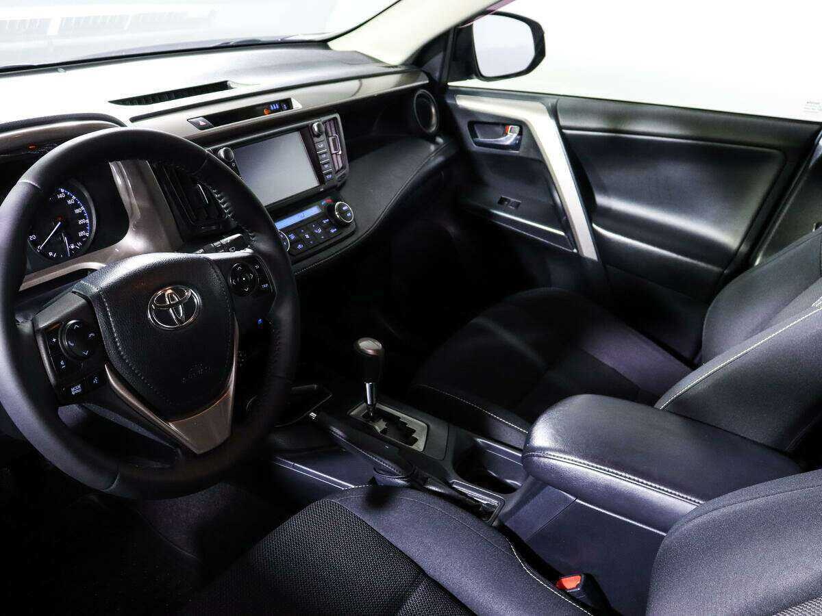 Toyota RAV4 2017 года с пробегом. Фото: #11