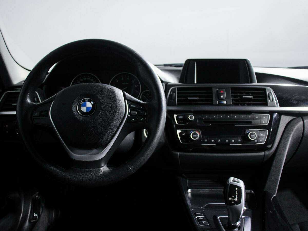 BMW 3 серии 2017 года с пробегом. Фото: #10