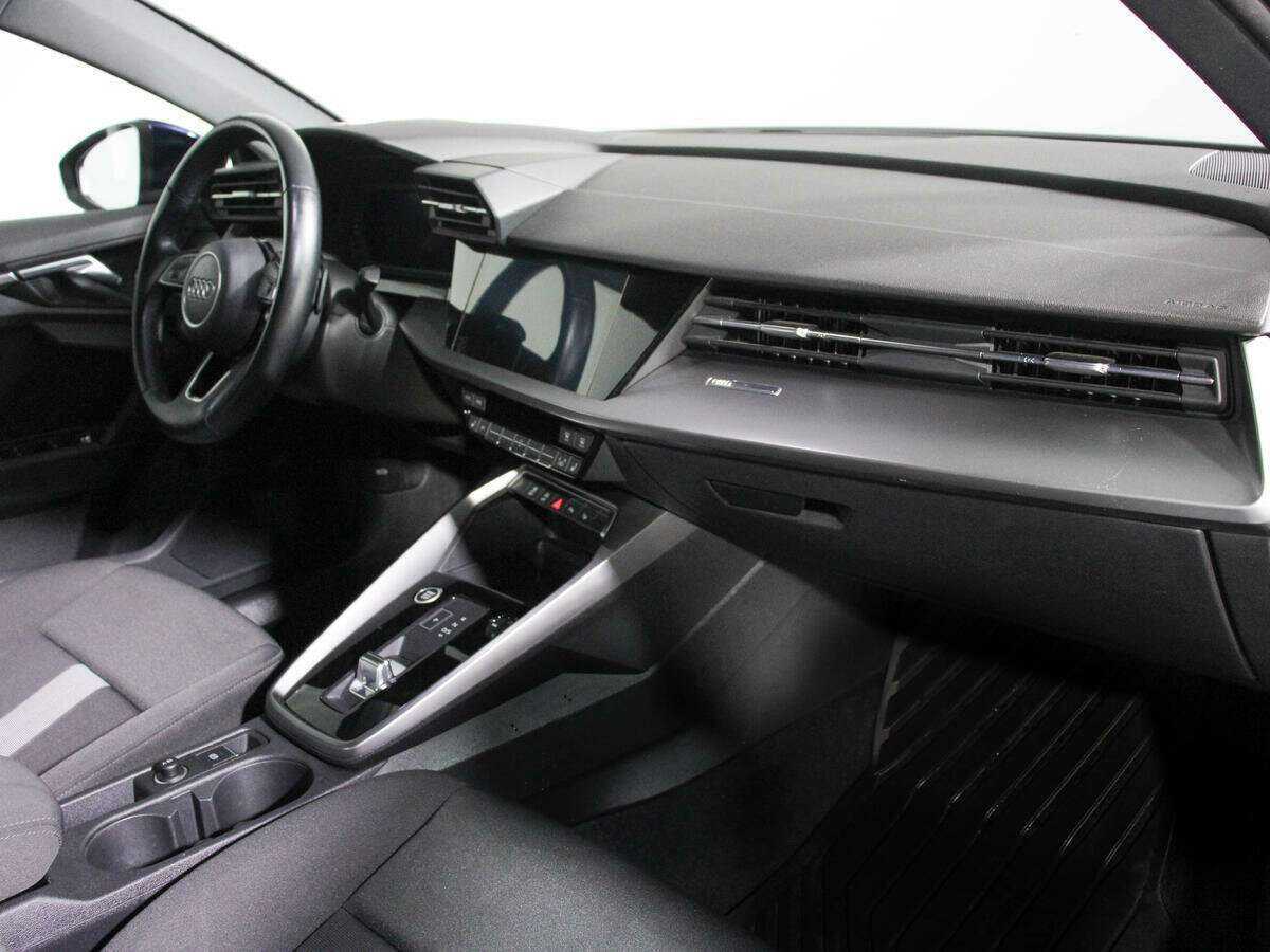 Audi A3 2021 года с пробегом. Фото: #8