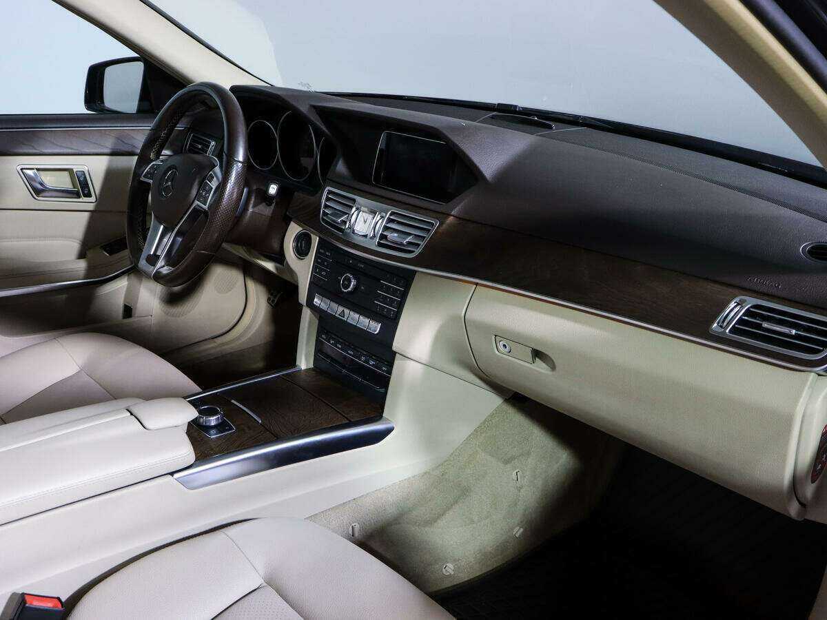 Mercedes-Benz E-Класс 2015 года с пробегом. Фото: #6