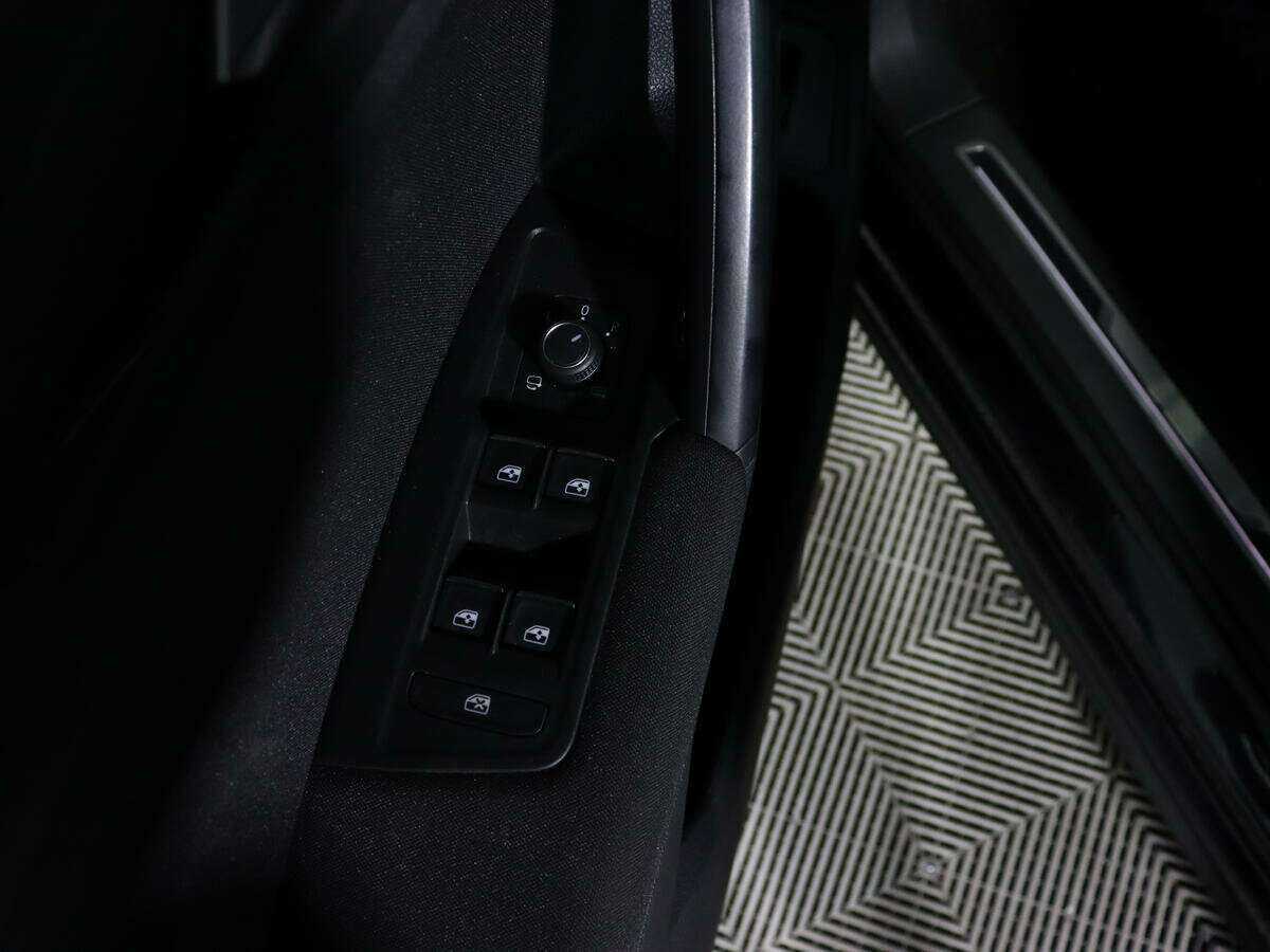 Volkswagen Tiguan 2018 года с пробегом. Фото: #13