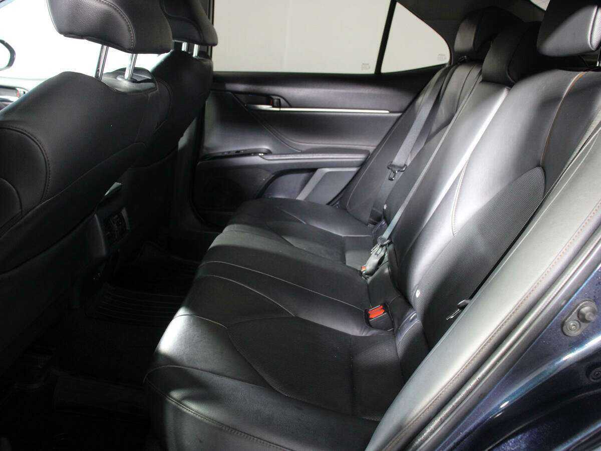 Toyota Camry 2018 года с пробегом. Фото: #6