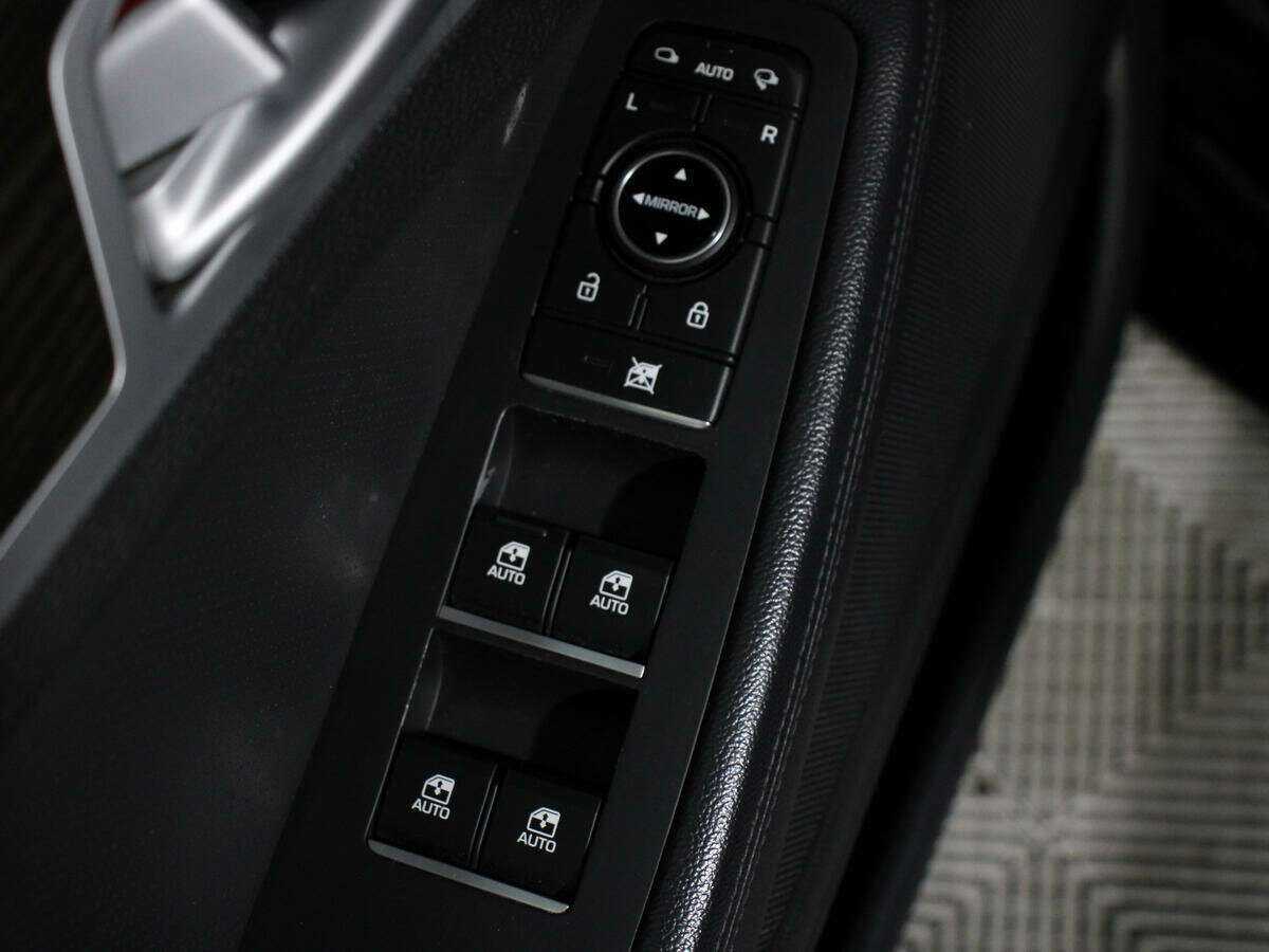 Hyundai Genesis 2014 года с пробегом. Фото: #15