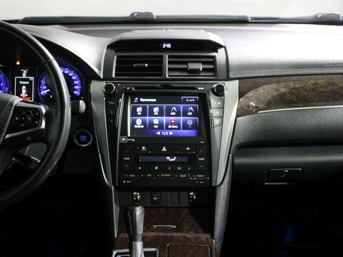 Toyota Camry 2018 года с пробегом. Фото: #12