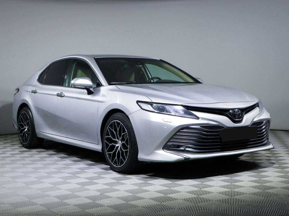 Toyota Camry 2020 года с пробегом. Фото: #2