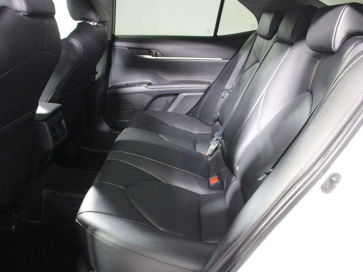 Toyota Camry 2020 года с пробегом. Фото: #9