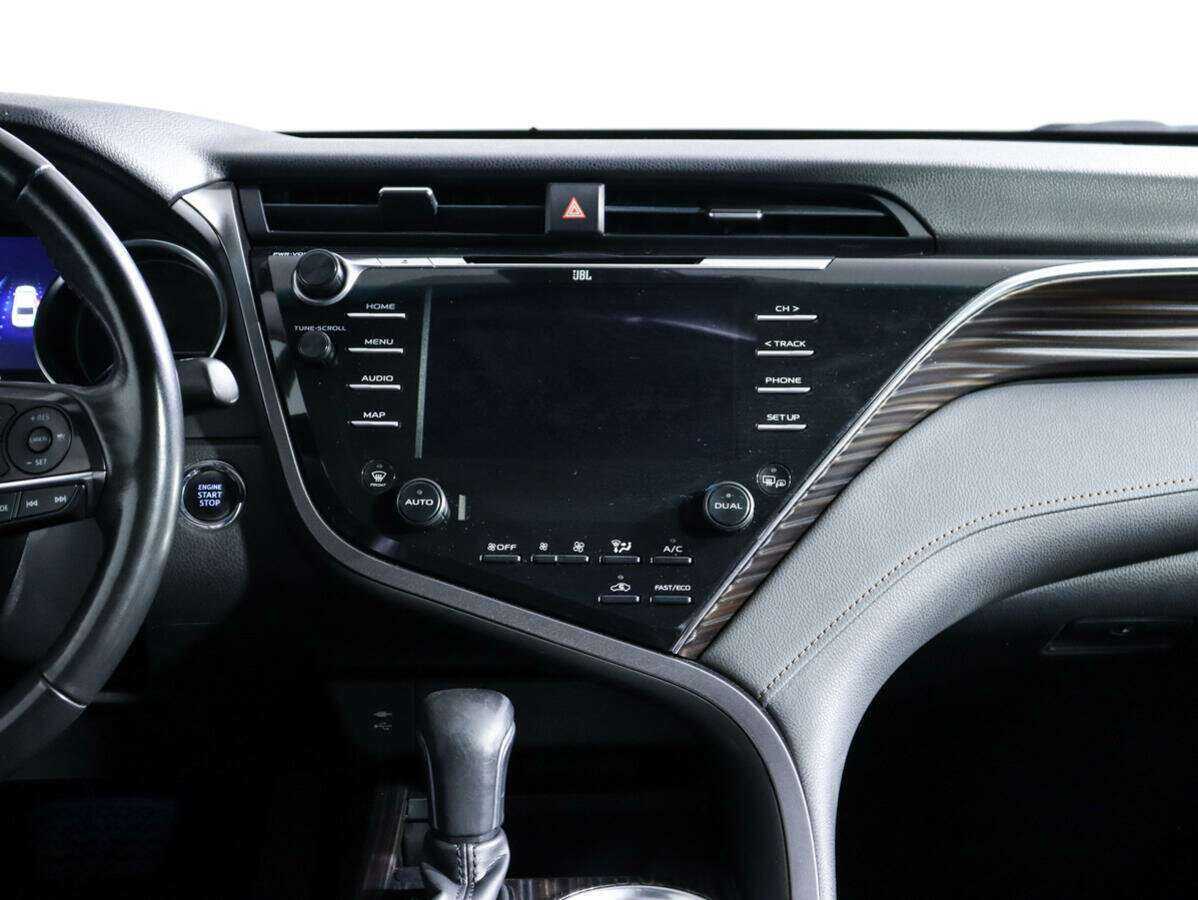 Toyota Camry 2018 года с пробегом. Фото: #9