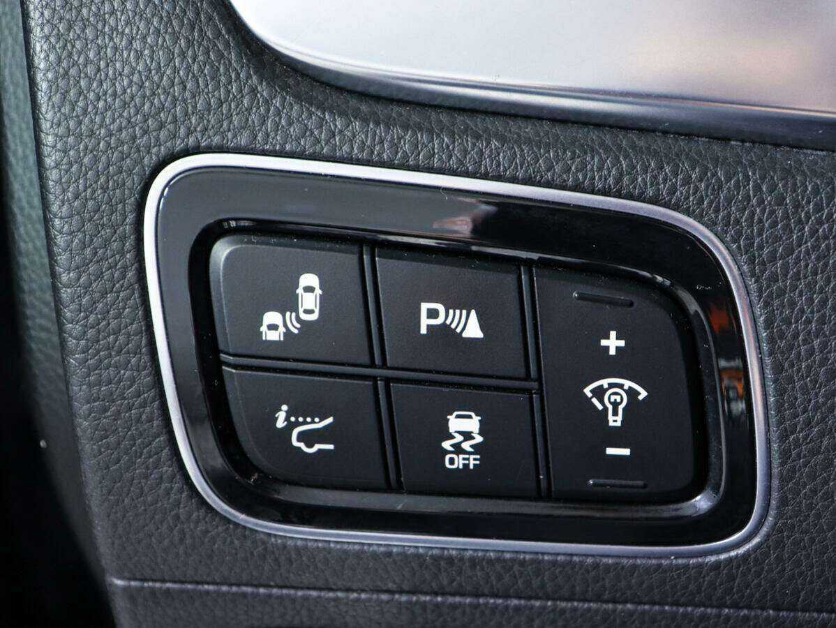 Hyundai Equus 2014 года с пробегом. Фото: #18