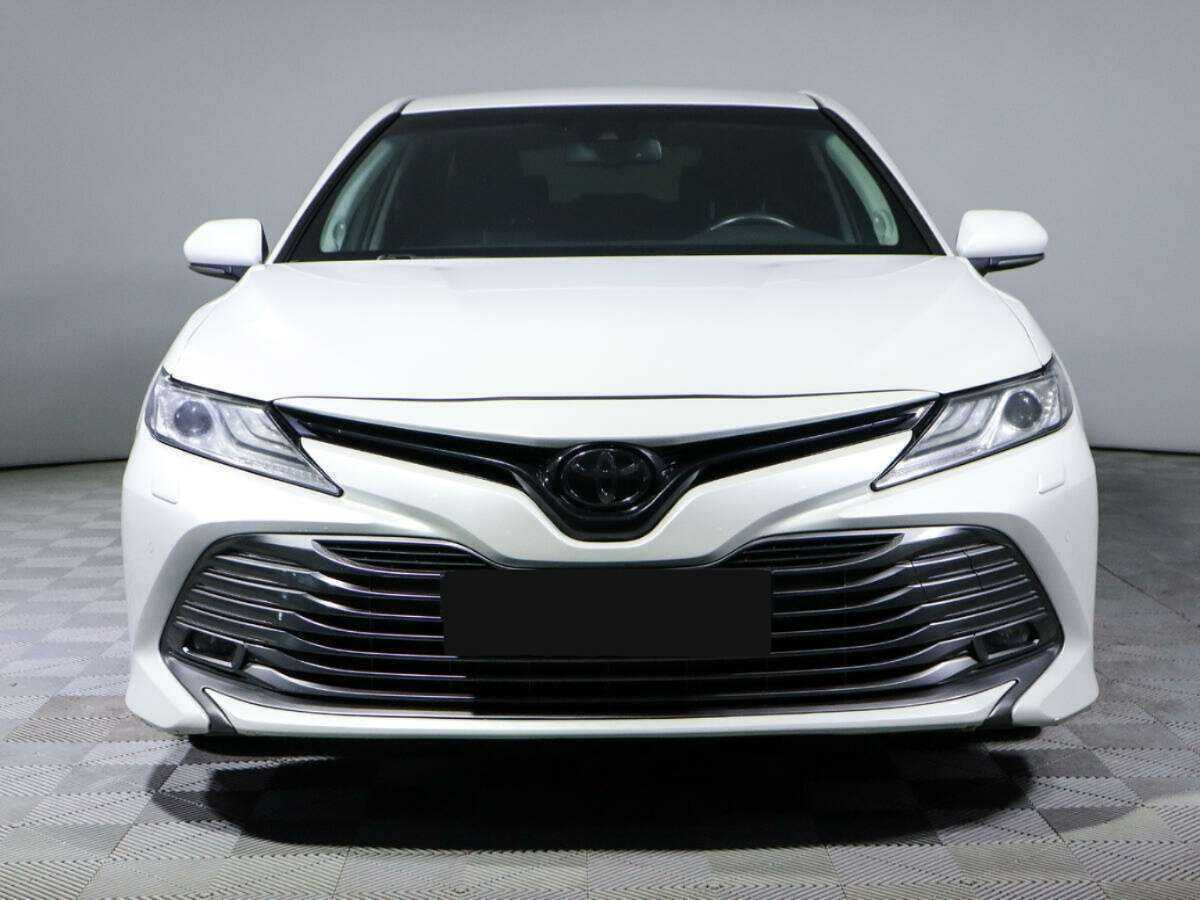 Toyota Camry 2018 года с пробегом. Фото: #1
