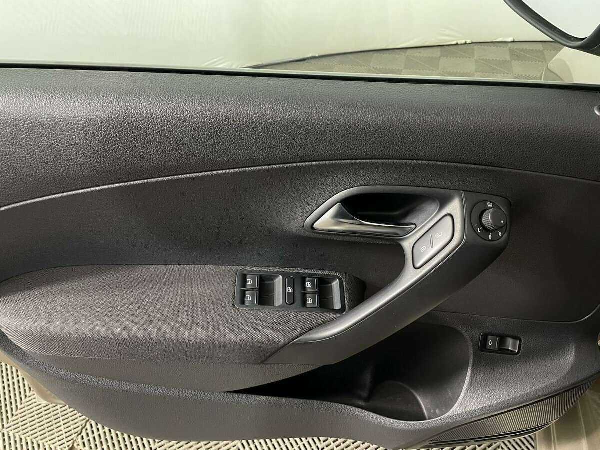 Volkswagen Polo 2015 года с пробегом. Фото: #6