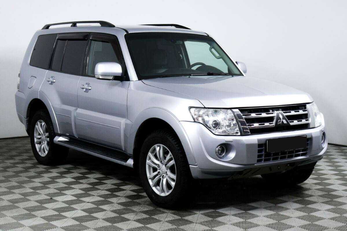 Mitsubishi Pajero 2012 года с пробегом. Фото: #2