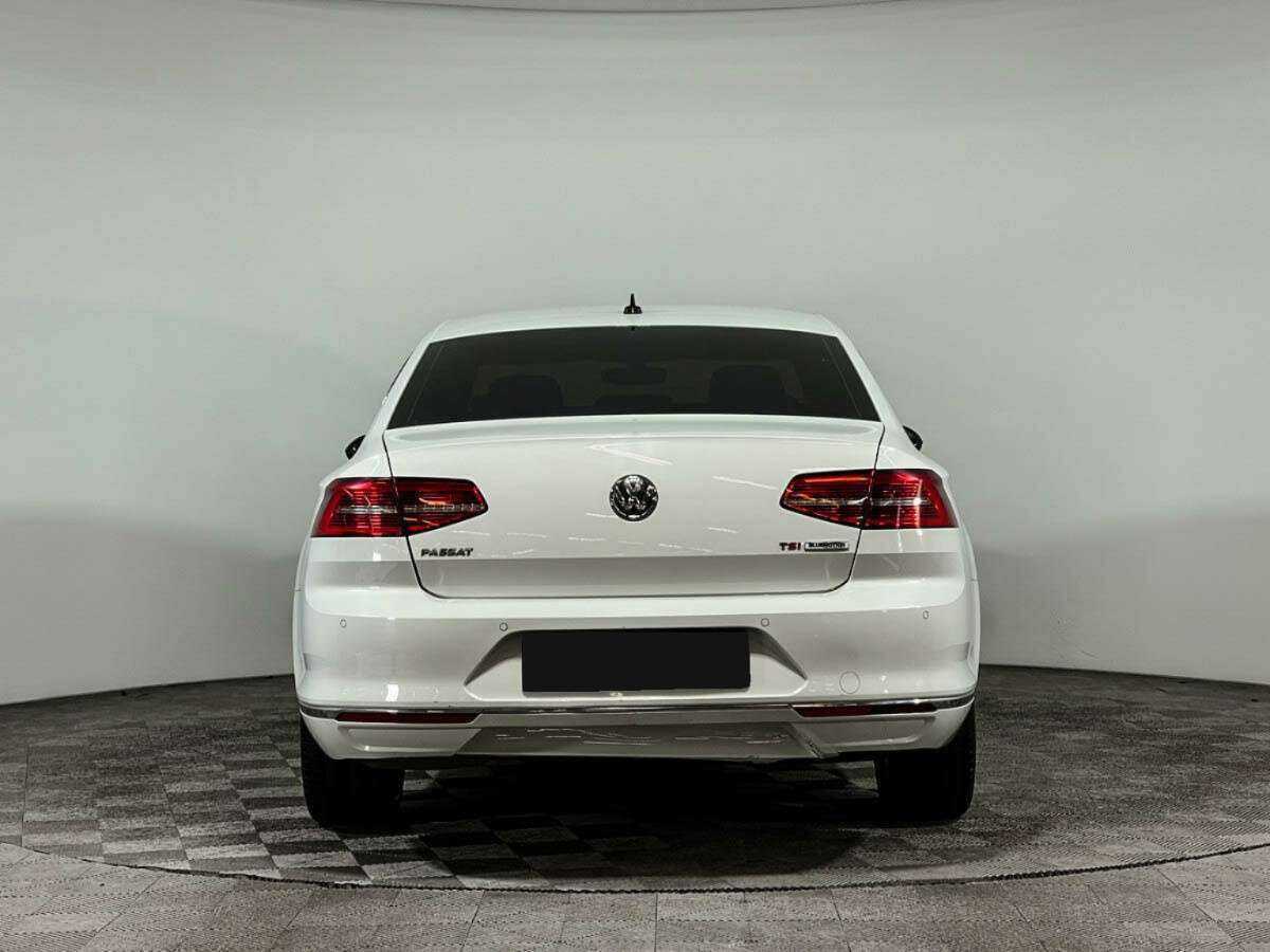 Volkswagen Passat 2017 года с пробегом. Фото: #5