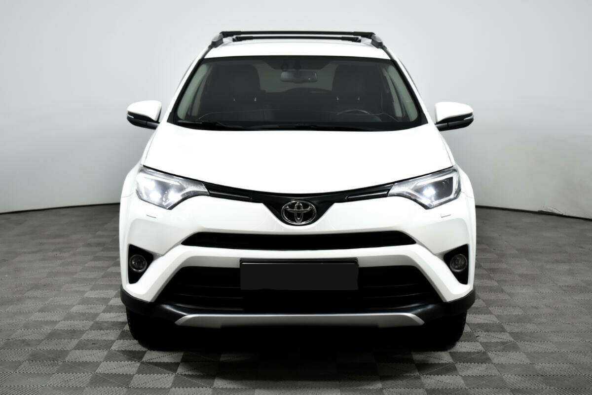 Toyota RAV4 2018 года с пробегом. Фото: #1