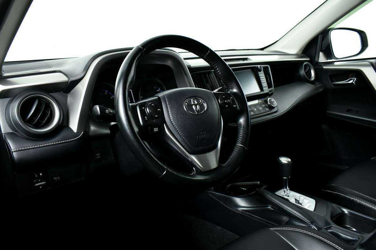 Toyota RAV4 2018 года с пробегом. Фото: #12