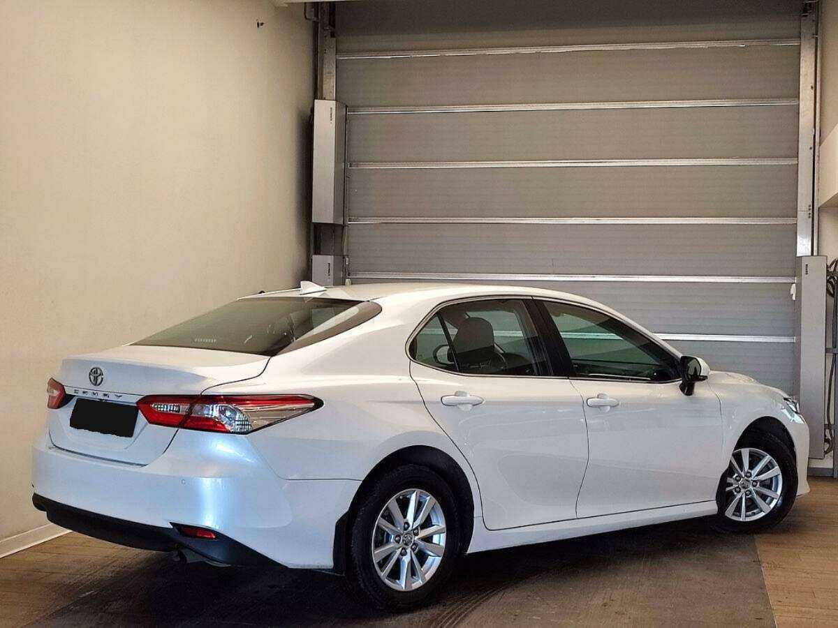 Toyota Camry 2018 года с пробегом. Фото: #3