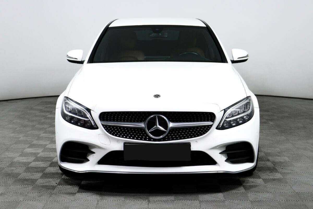 Mercedes-Benz C-Класс 2018 года с пробегом. Фото: #1