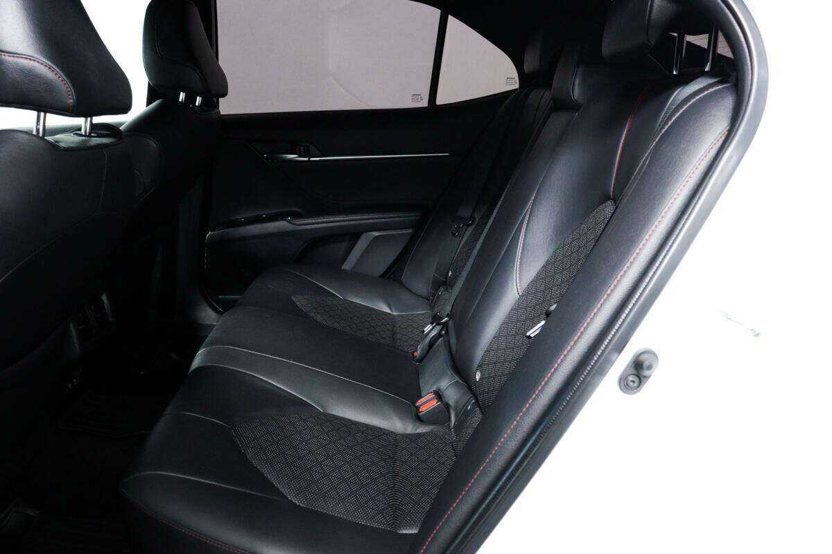 Toyota Camry 2021 года с пробегом. Фото: #11