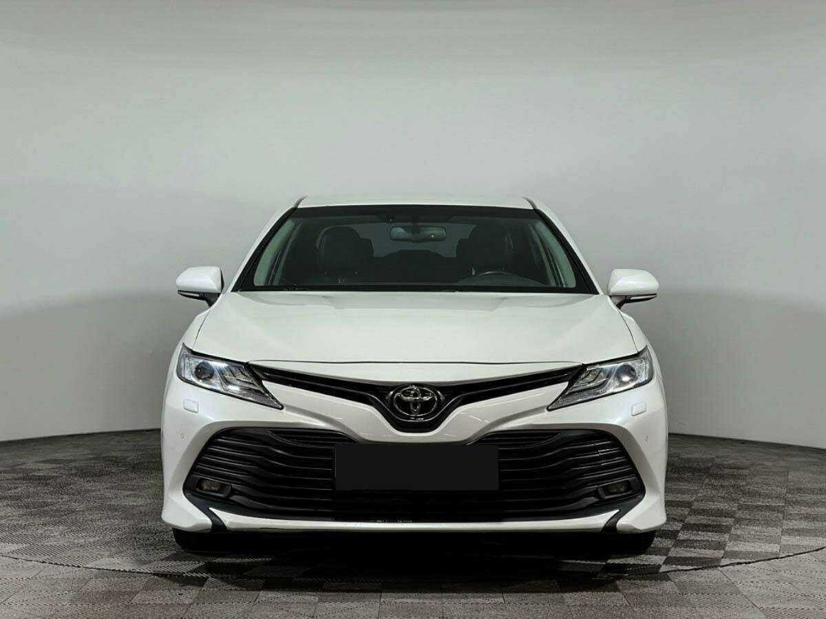 Toyota Camry 2018 года с пробегом. Фото: #1