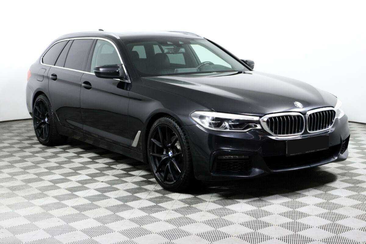BMW 5 серии 2019 года с пробегом. Фото: #2