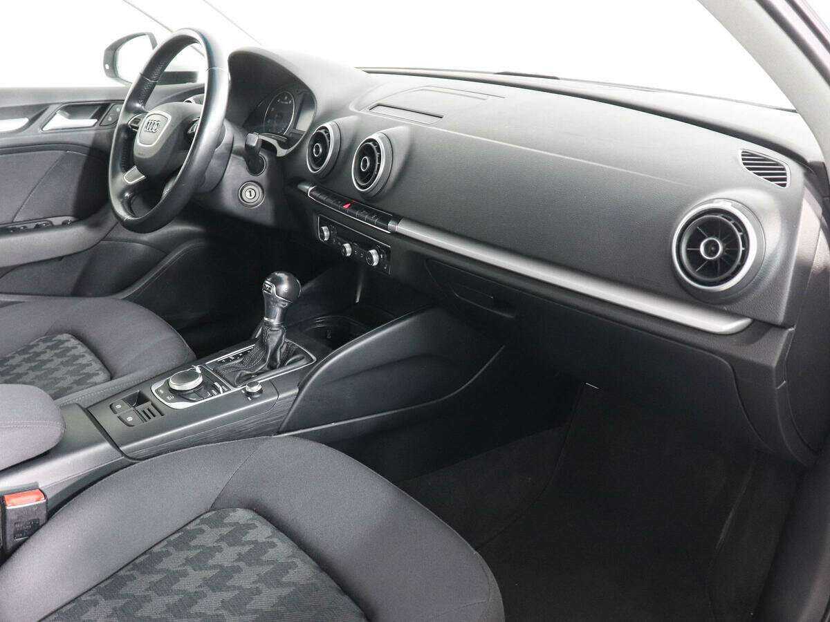 Audi A3 2015 года с пробегом. Фото: #9