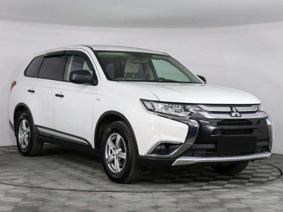 Mitsubishi Outlander 2017 года с пробегом. Фото: #2