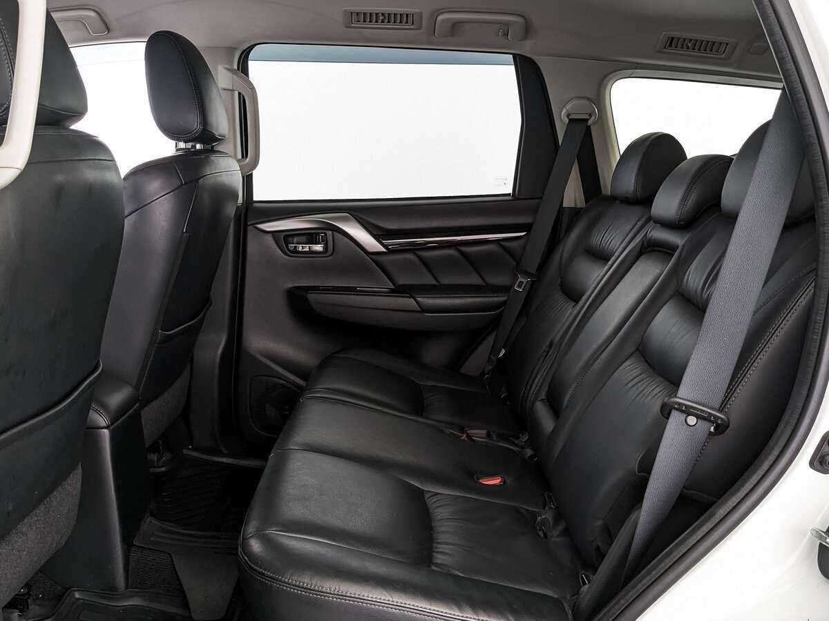 Mitsubishi Pajero Sport 2017 года с пробегом. Фото: #13