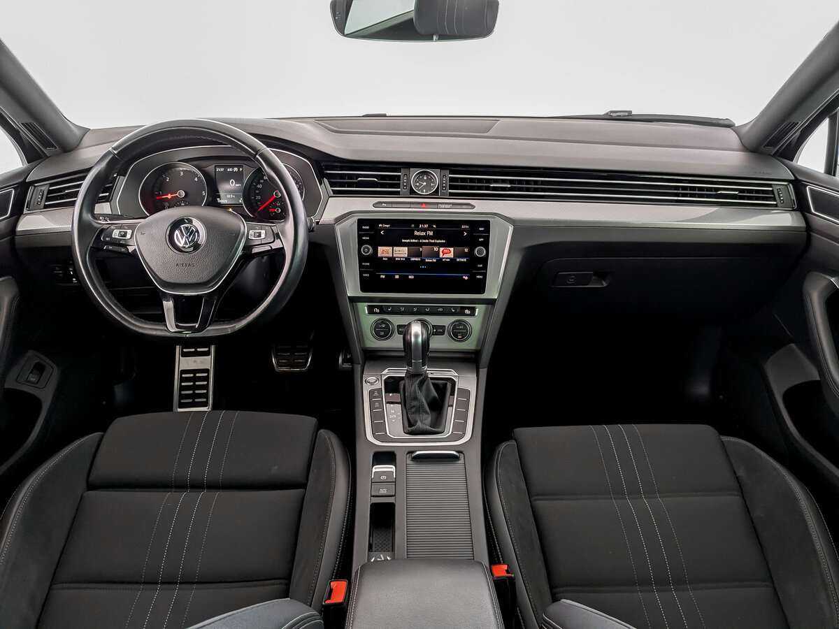 Volkswagen Passat 2018 года с пробегом. Фото: #13