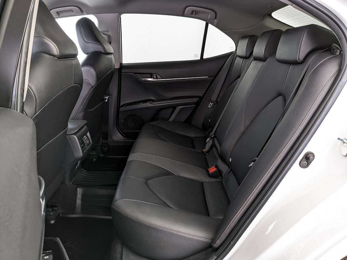 Toyota Camry 2021 года с пробегом. Фото: #12