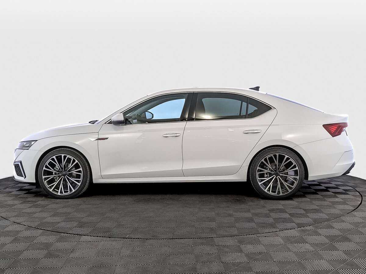 Skoda Octavia 2023 года с пробегом. Фото: #6