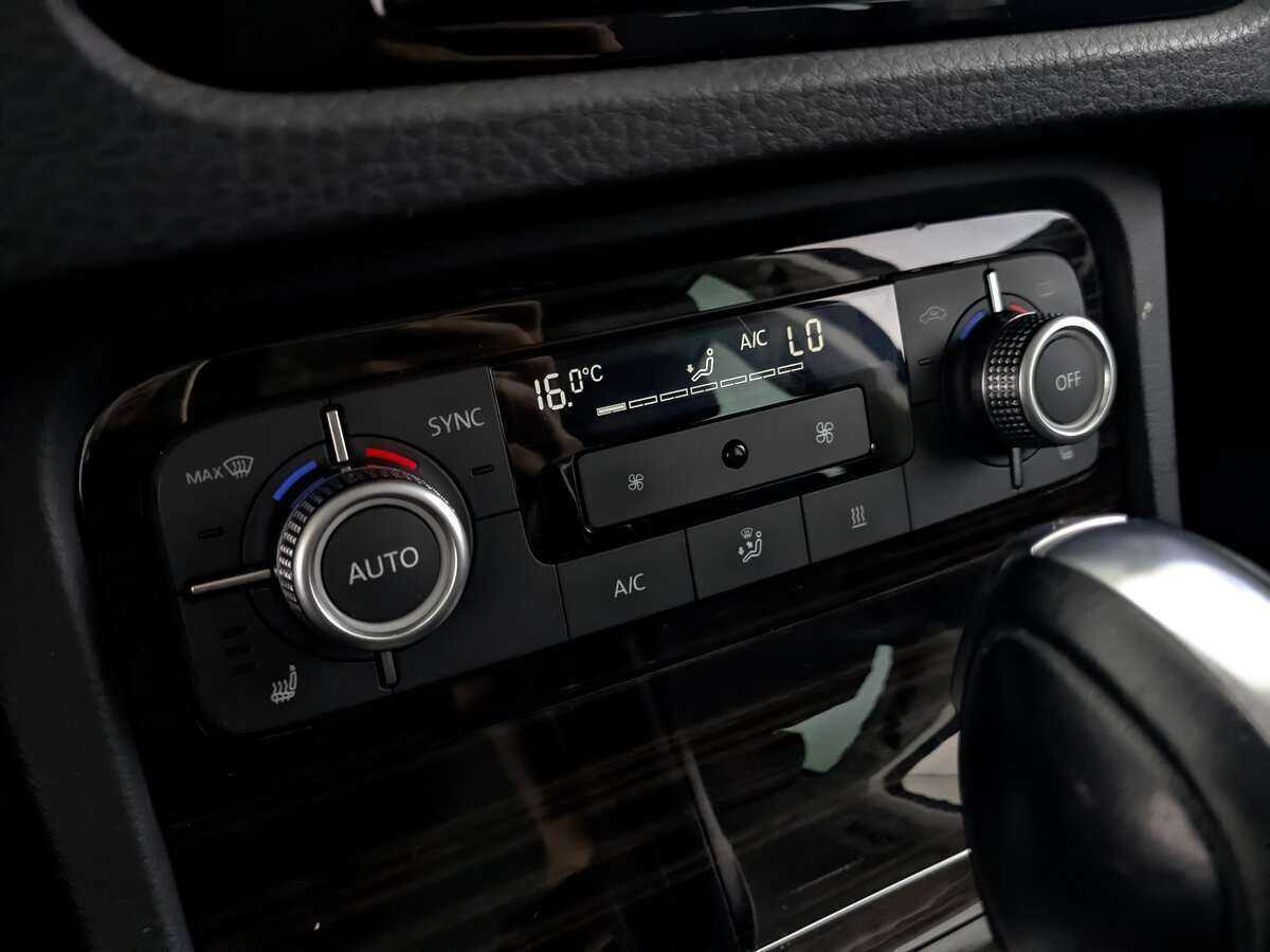 Volkswagen Touareg 2017 года с пробегом. Фото: #19