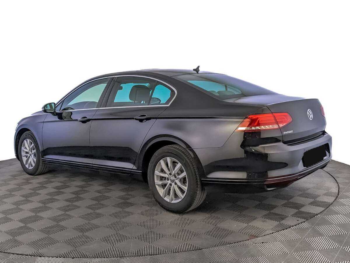 Volkswagen Passat 2018 года с пробегом. Фото: #6