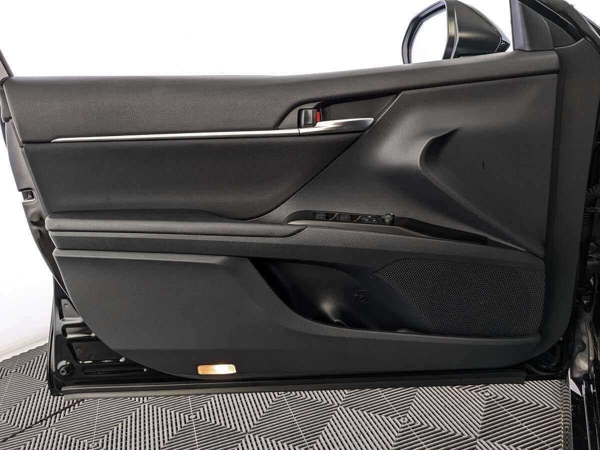 Toyota Camry 2021 года с пробегом. Фото: #17