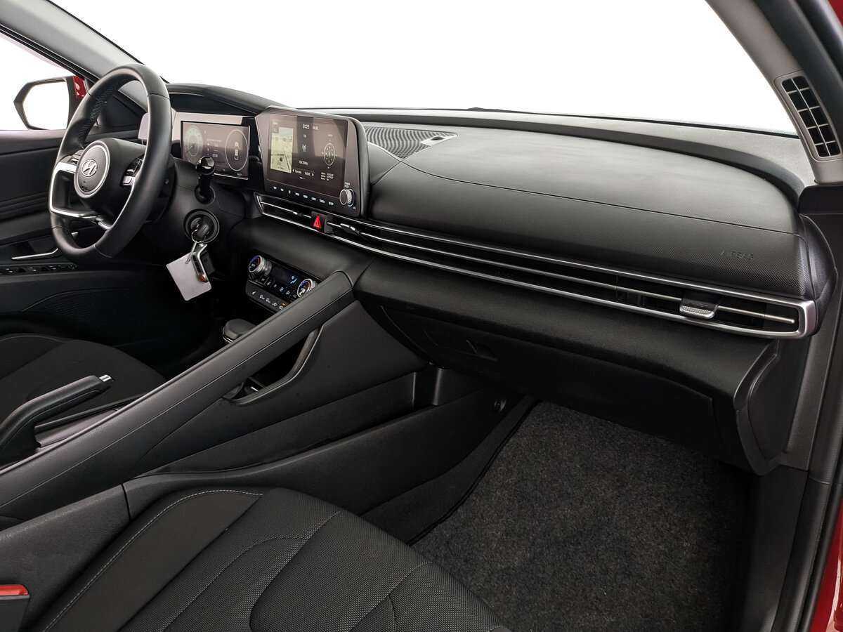 Hyundai Elantra 2021 года с пробегом. Фото: #9