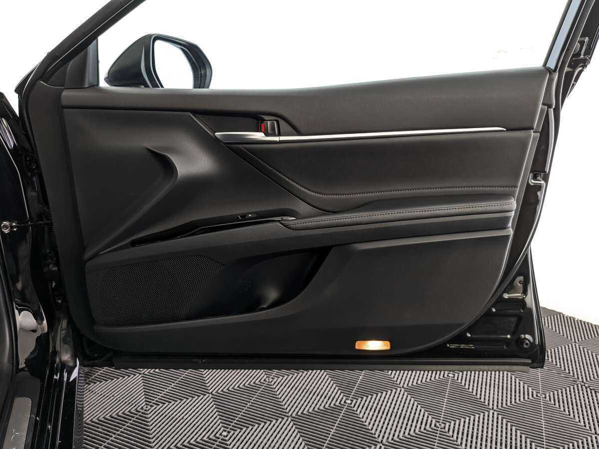 Toyota Camry 2019 года с пробегом. Фото: #17