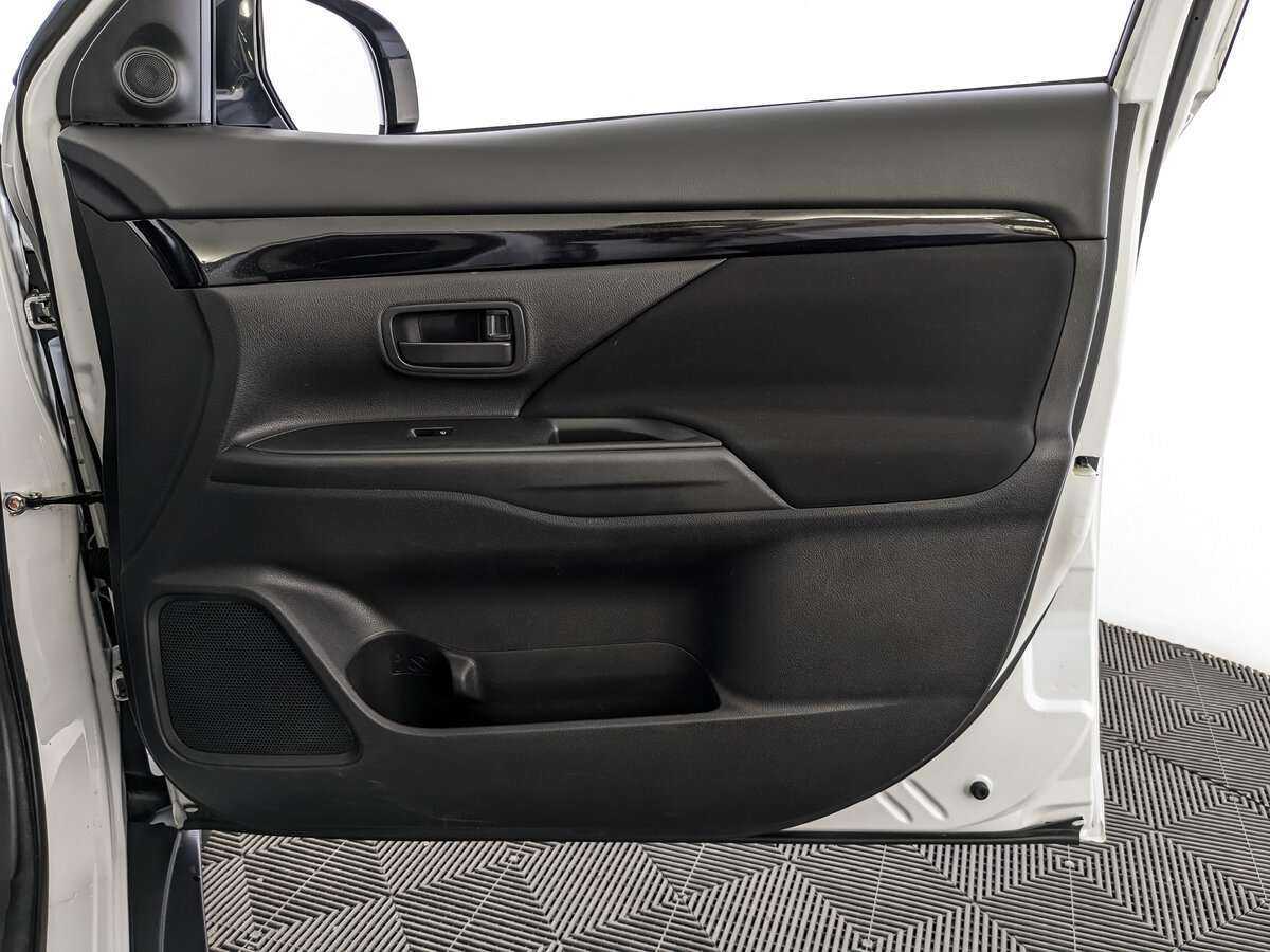 Mitsubishi Outlander 2019 года с пробегом. Фото: #20