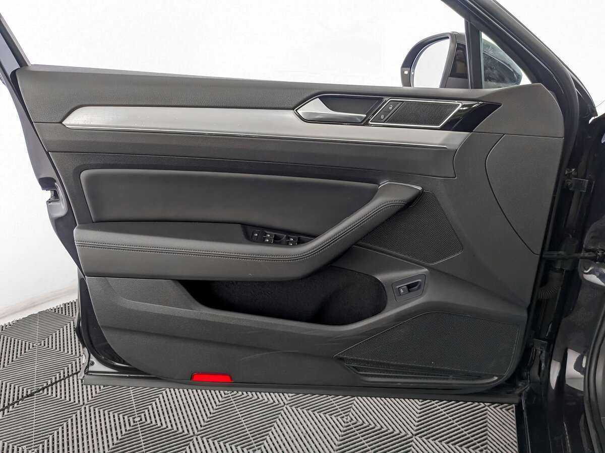 Volkswagen Passat 2017 года с пробегом. Фото: #18