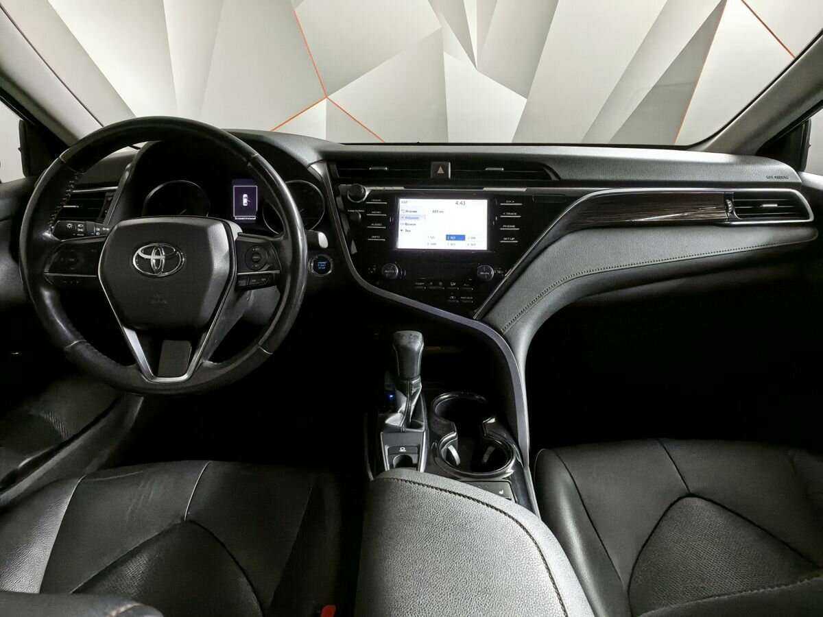 Toyota Camry 2019 года с пробегом. Фото: #9