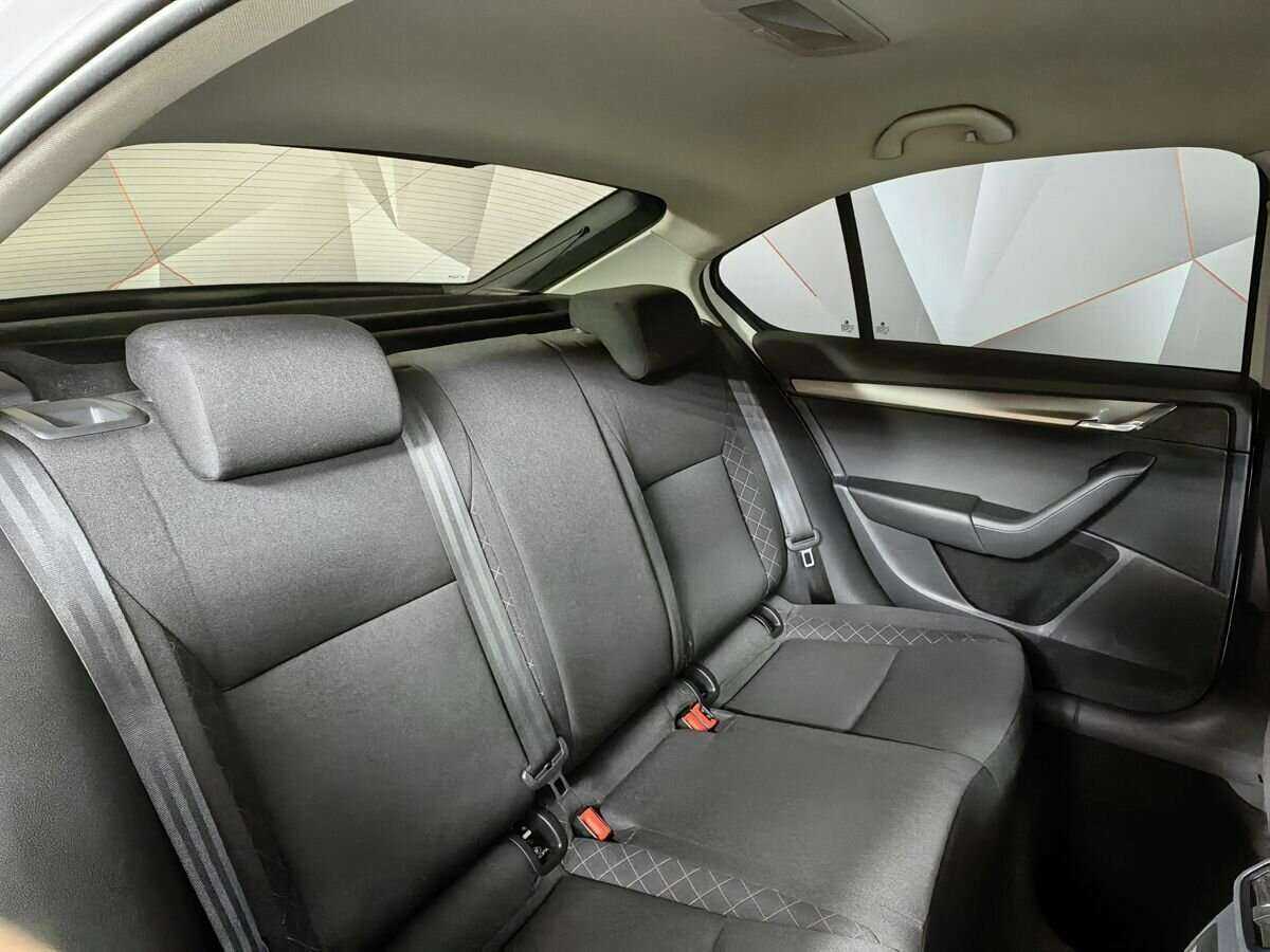 Skoda Octavia 2019 года с пробегом. Фото: #12