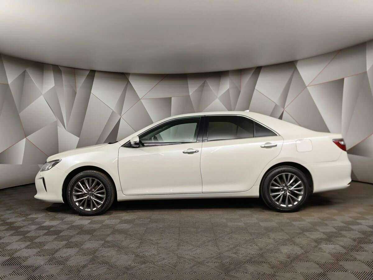 Toyota Camry 2017 года с пробегом. Фото: #4