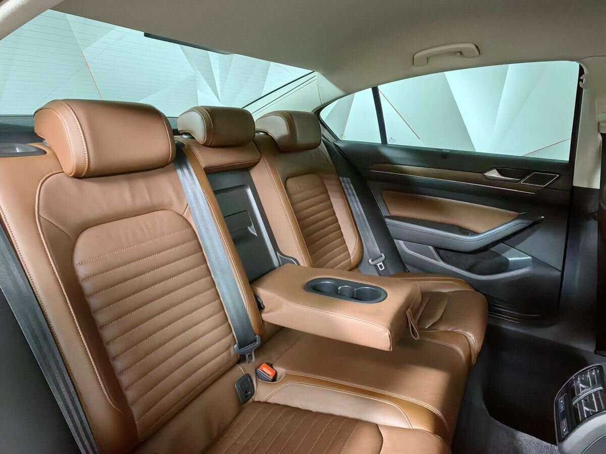 Volkswagen Passat 2017 года с пробегом. Фото: #12