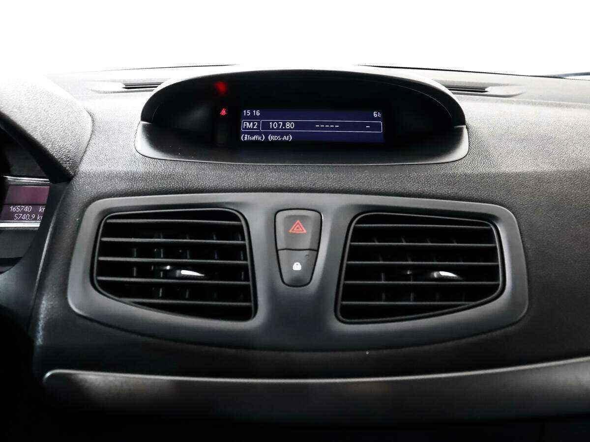 Renault Fluence 2013 года с пробегом. Фото: #12