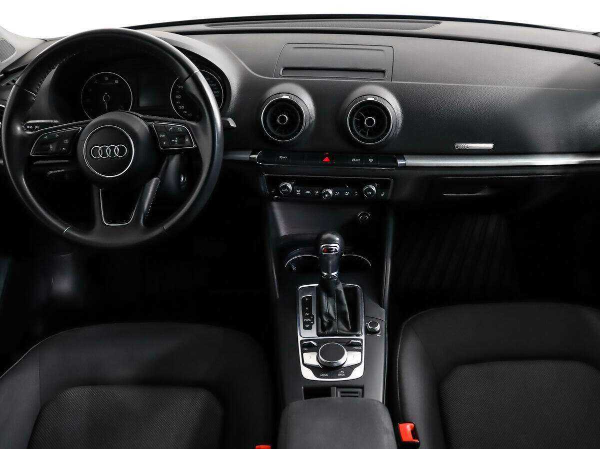Audi A3 2019 года с пробегом. Фото: #11