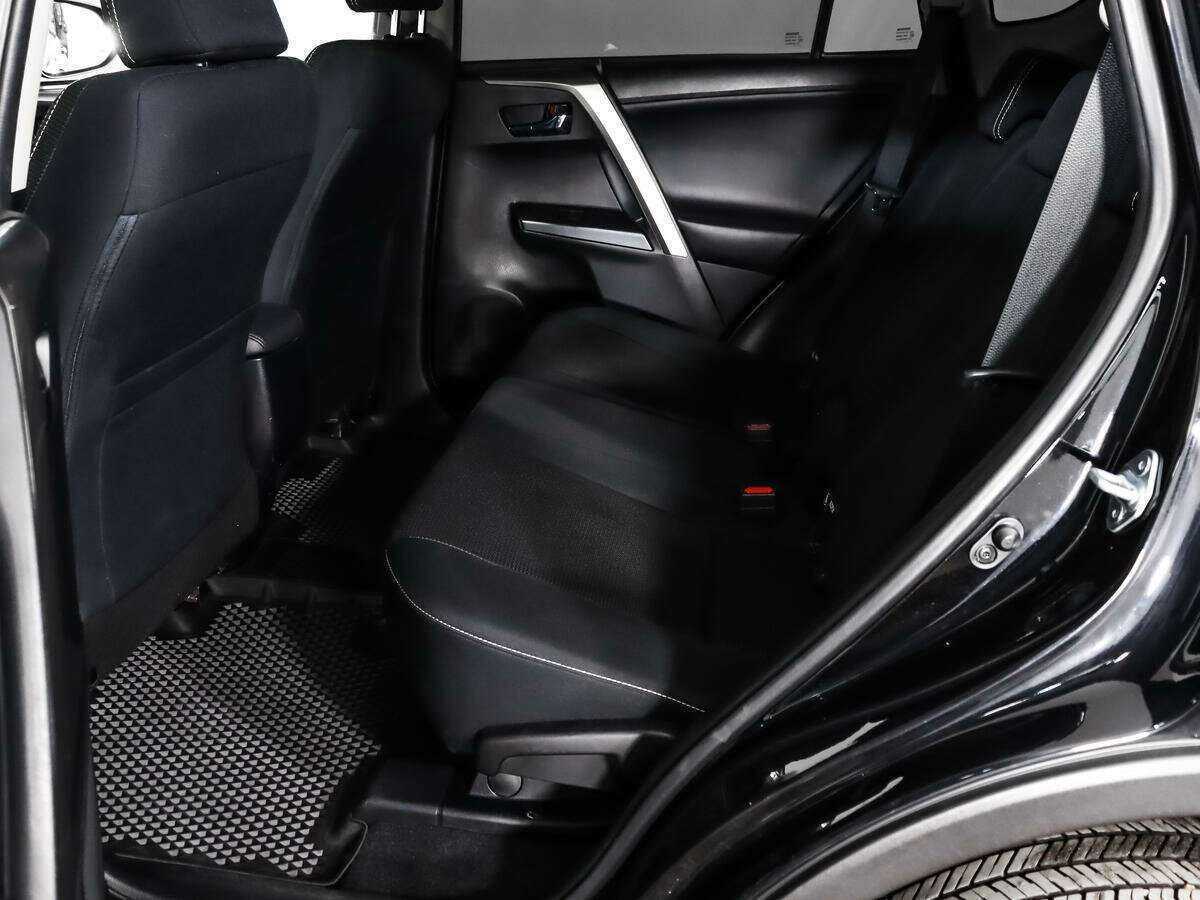Toyota RAV4 2016 года с пробегом. Фото: #8