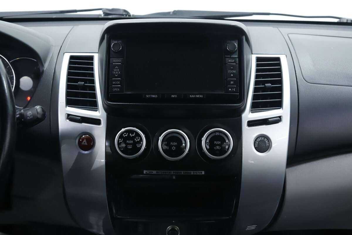 Mitsubishi Pajero Sport 2015 года с пробегом. Фото: #11