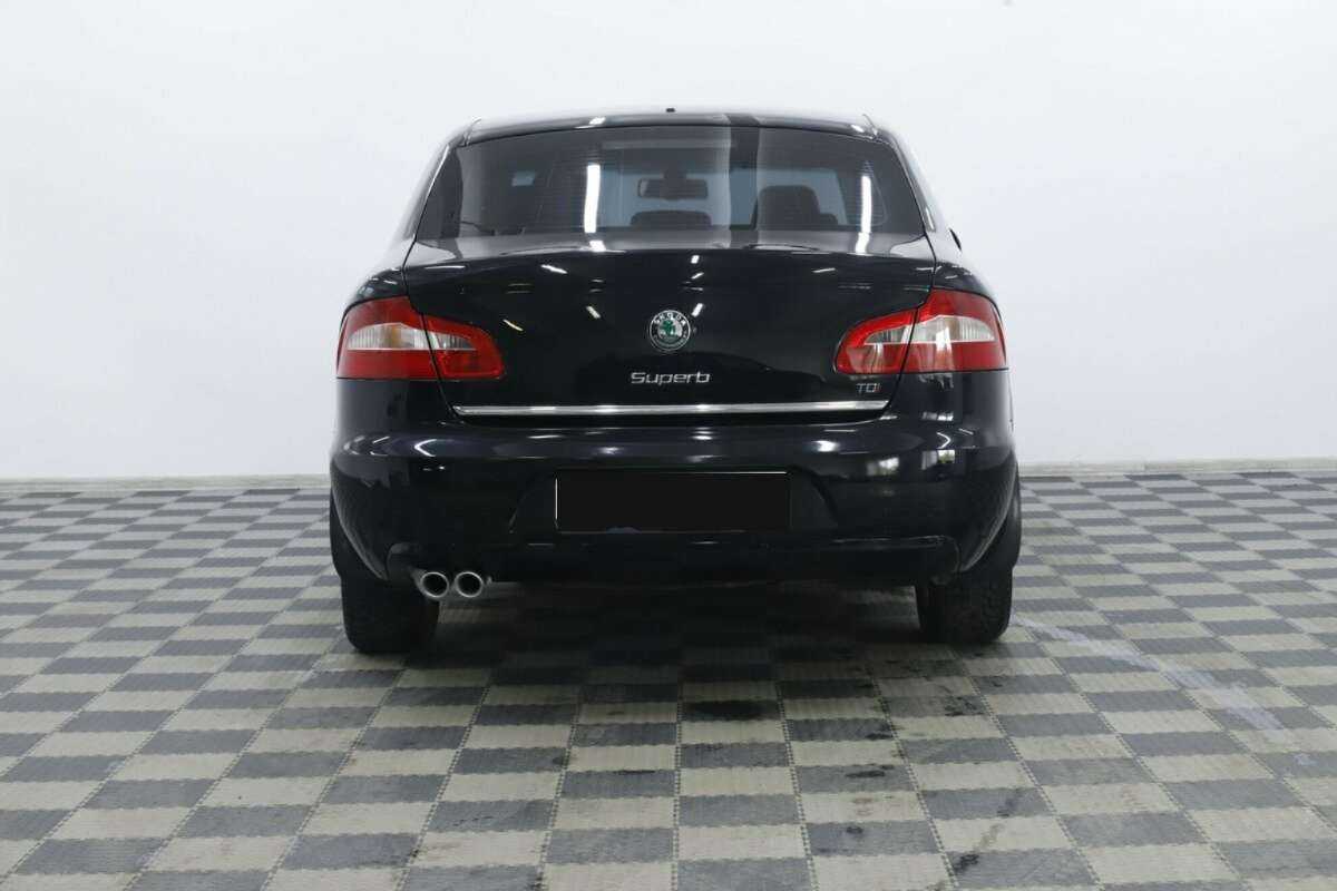 Skoda Superb 2013 года с пробегом. Фото: #4