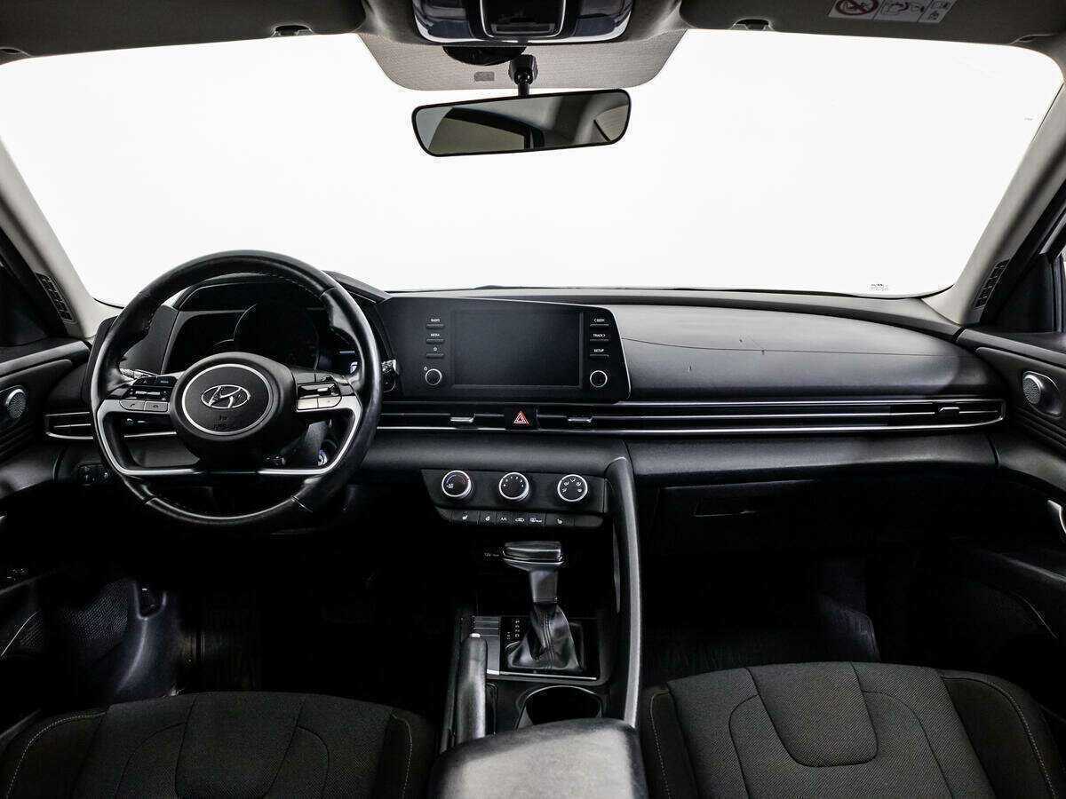 Hyundai Elantra 2020 года с пробегом. Фото: #10