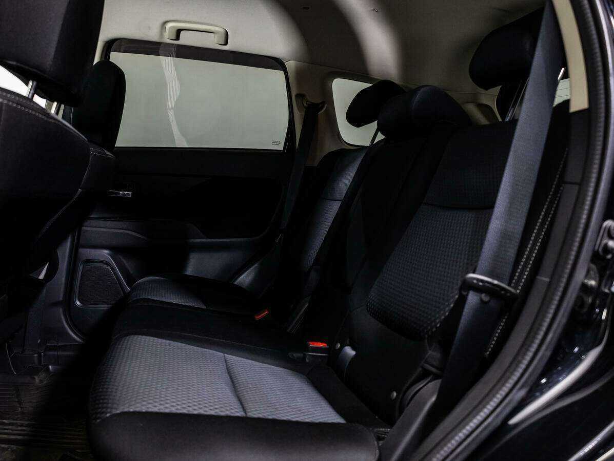 Mitsubishi Outlander 2017 года с пробегом. Фото: #7