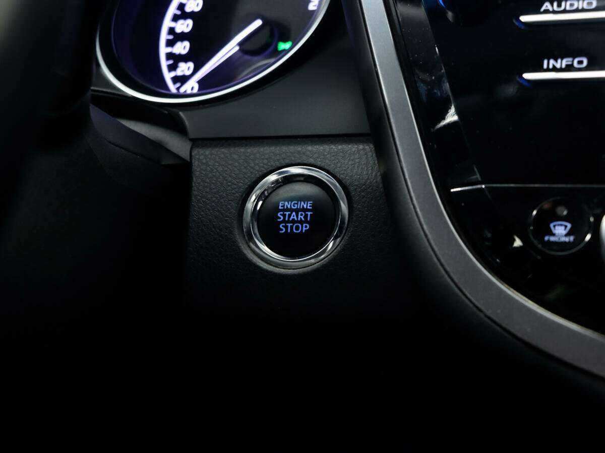 Toyota Camry 2018 года с пробегом. Фото: #12