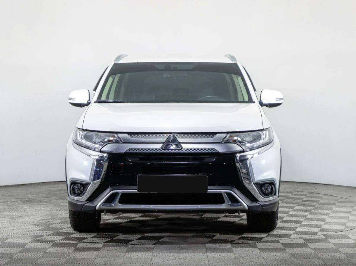 Mitsubishi Outlander 2021 года с пробегом. Фото: #1