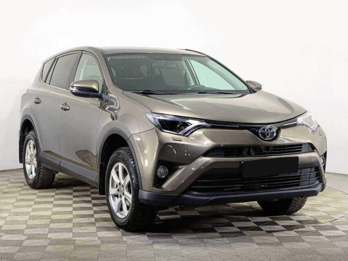 Toyota RAV4 2017 года с пробегом. Фото: #2